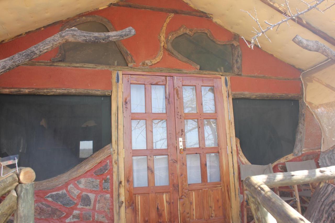 Villa Lion'S Cave Camp, Samburu à Archers Post Extérieur photo