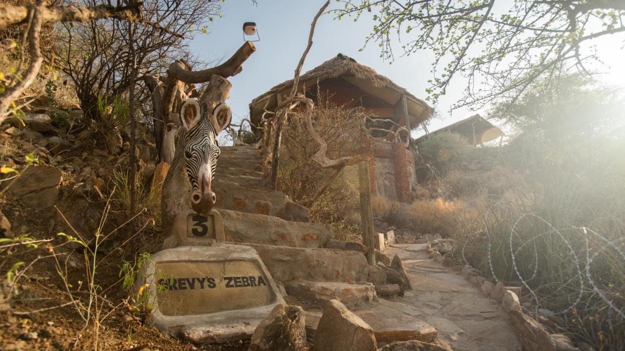 Villa Lion'S Cave Camp, Samburu à Archers Post Extérieur photo