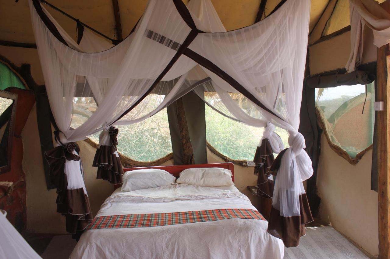 Villa Lion'S Cave Camp, Samburu à Archers Post Extérieur photo