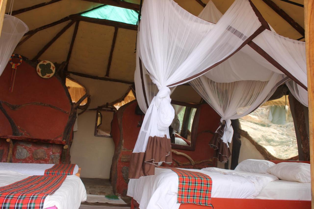 Villa Lion'S Cave Camp, Samburu à Archers Post Extérieur photo