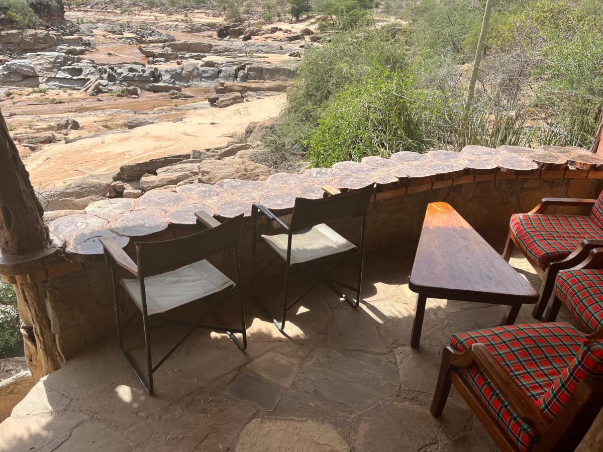 Villa Lion'S Cave Camp, Samburu à Archers Post Extérieur photo
